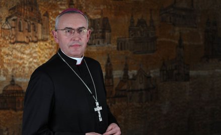 Biskup Piotr Jarecki
