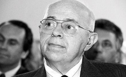 Pod naciskiem redaktorów i cenzorów we „Wśród umarłych” i w „Powrocie” Stanisław Lem wyeksponował ud