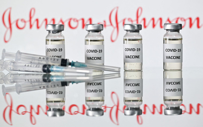 Nowe dane dotyczące skuteczności szczepionki Johnson & Johnson. „Zauważalnie łagodniejsze skutki uboczne”