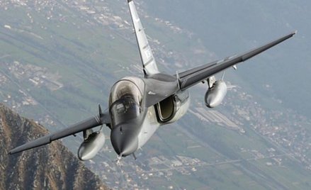 M-346 (na zdjęciu) od 2017 r. zaczną zastępować wysłużone odrzutowce TS-11 Iskra konstruo-wane w lat