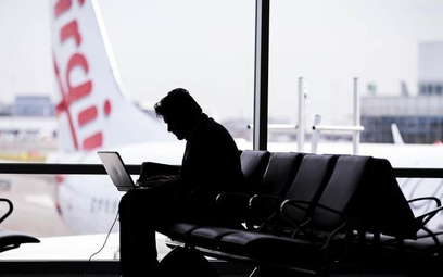 Europa do USA: O co chodzi z zakazem wnoszenia laptopów do samolotów?