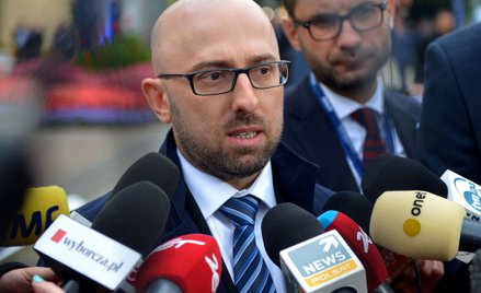 Ultimatum PiS dla Dudy: Albo dymisja Łapińskiego, albo referendum
