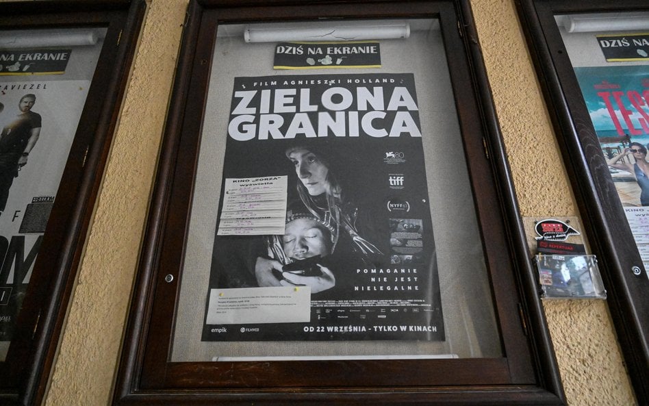 Plakat zapowiadający film „Zielona granica” w reżyserii Agnieszki Holland