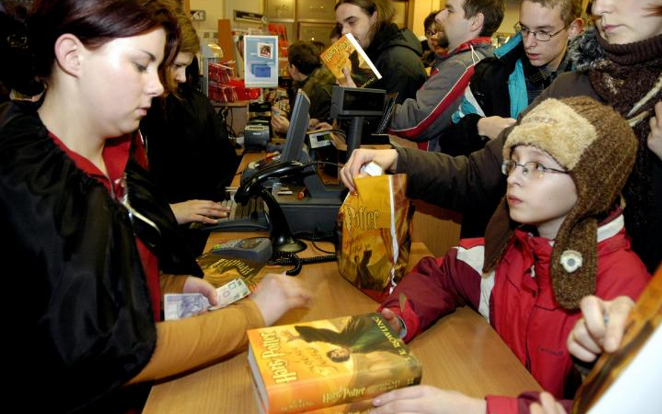 Sprzedaż jednego z tomów "Harry'ego Pottera"