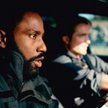 W filmie „Tenet” główne role grają John D. Washington (z lewej) i Robert Pattinson. Już na ekranach