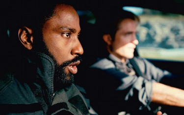 W filmie „Tenet” główne role grają John D. Washington (z lewej) i Robert Pattinson. Już na ekranach