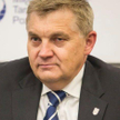 Skini to plama na białym obrusie