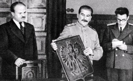Wezwanie do wybuchu powstania przeciwko Niemcom w Warszawie było perfidną prowokacją Stalina