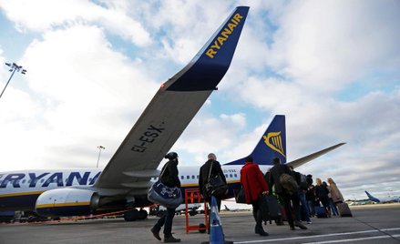 Ryanair ostro tnie siatkę połączeń