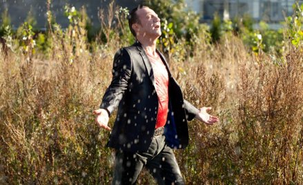 Robert Więckiewicz jako Edward w filmie "Król życia"