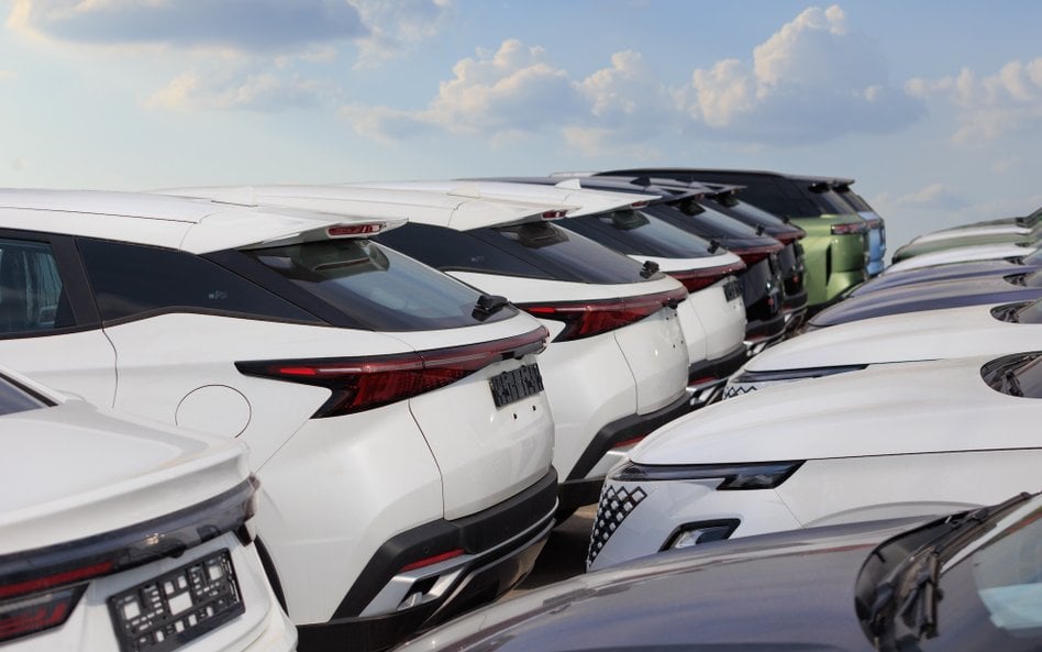 Dealerzy obniżają ceny aut. Nawet chińskie marki muszą już konkurować między sobą