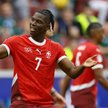 Euro 2024. Piłkarz reprezentacji Szwajcarii, Breel Embolo, cieszy się ze zdobycia bramki w meczu z W