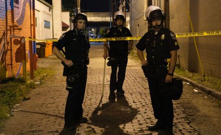 USA: Zamieszki w Louisville. Dwóch policjantów postrzelonych