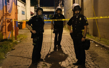 USA: Zamieszki w Louisville. Dwóch policjantów postrzelonych