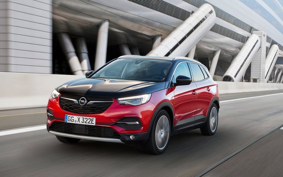 Opel Grandland X Hybrid4: Podwójna premiera
