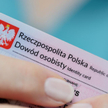 W skrócie: Nowy, bezpieczniejszy dowód kontra pomysłowość oszustów