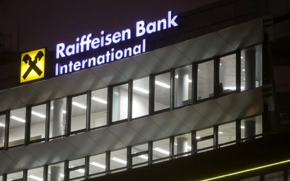 Raiffeisen zdeterminowany sprzedać Polbank