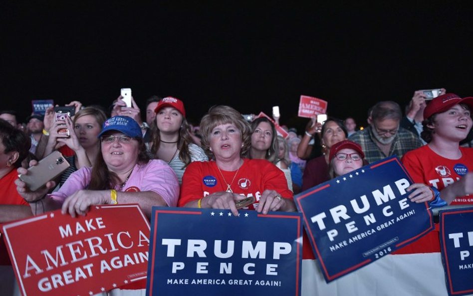 Trump wciąż ma poparcie dołów partyjnych, np. na Florydzie.