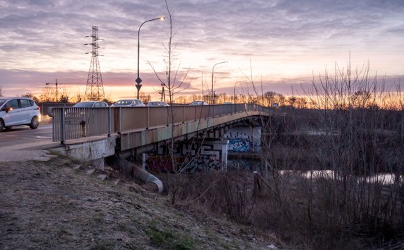 Nowy most ma być szerszy i wyposażony w bezpieczne drogi dla rowerów oraz chodniki o szerokości trze