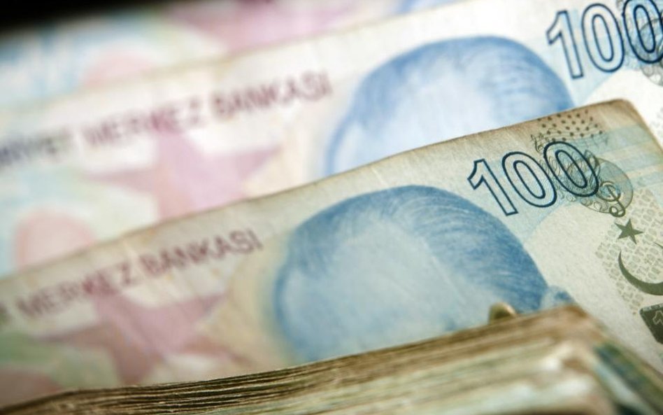 The Wall Street Journal: Emerging markets w krzyżowym ogniu