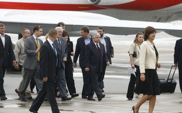 13 sierpnia 2008, Okęcie. Do Warszawy powróciła z Gruzji delegacja szefów państw, w skład której wch