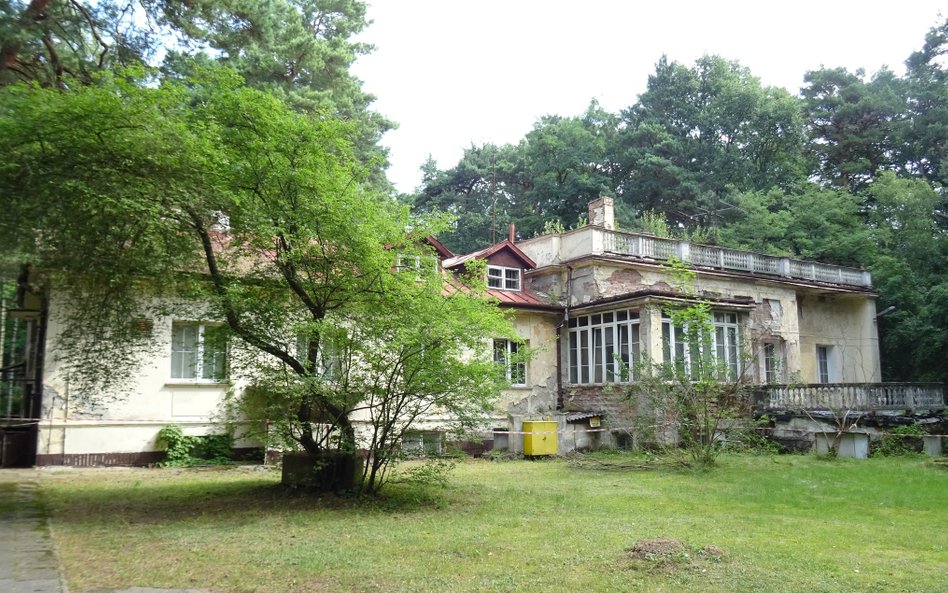 O wpis do rejestru willi Glassa zabiegały dwie organizacje: Narodowy Instytut Geriatrii, Reumatologi