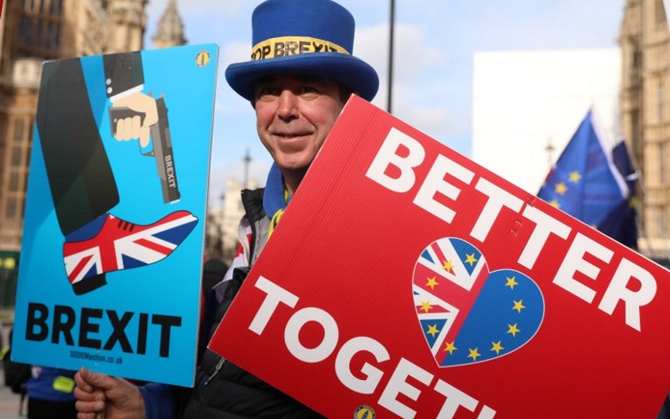 Brexit. Główny negocjator podsłuchany w barze