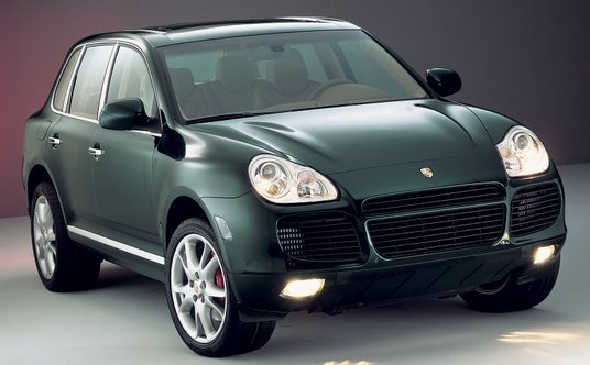 Pierwsza generacja Porsche Cayenne Turbo z 2003 roku.