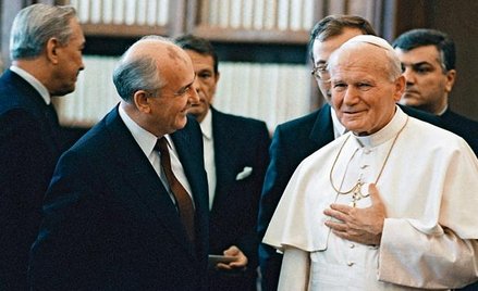 Michaił Gorbaczow i Jan Paweł II podczas spotkania w Watykanie w grudniu 1989 roku