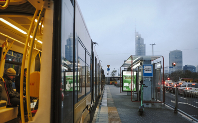 Krótki tramwaj Hyundai już na warszawskiej trasie