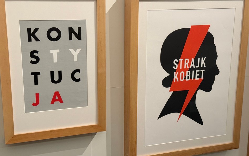 Zobaczymy też plakaty z najnowszej historii Polski