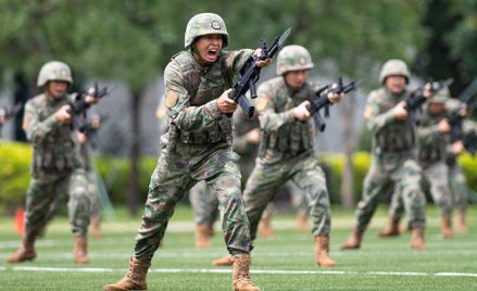 Ćwiczenia żołnierzy Chińskiej Armii Ludowo-Wyzwoleńczej