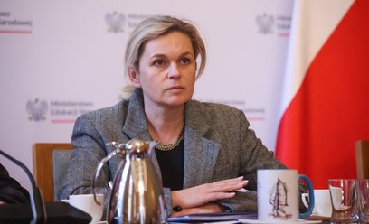 Ministra edukacji Barbara Nowacka w siedzibie MEN w Warszawie. Rząd pracuje nad "stworzenie stabilne
