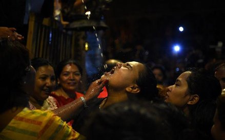 - W zamian za wolność Indra zsyła teraz deszcze i zapewnia plony, a święto jest podziękowaniem za de