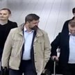 Czterej oficerowie rosyjskiego wywiadu wojskowego na lotnisku w Hadze