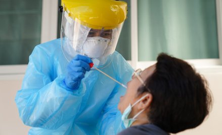 Jak szybko trzeba poinformować pracodawcę o zakażeniu?