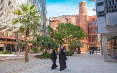 Masdar to pierwsze smart city budowane od zera. Aglomeracja powstaje od 2006 r. Miało zasiedlić ją 5