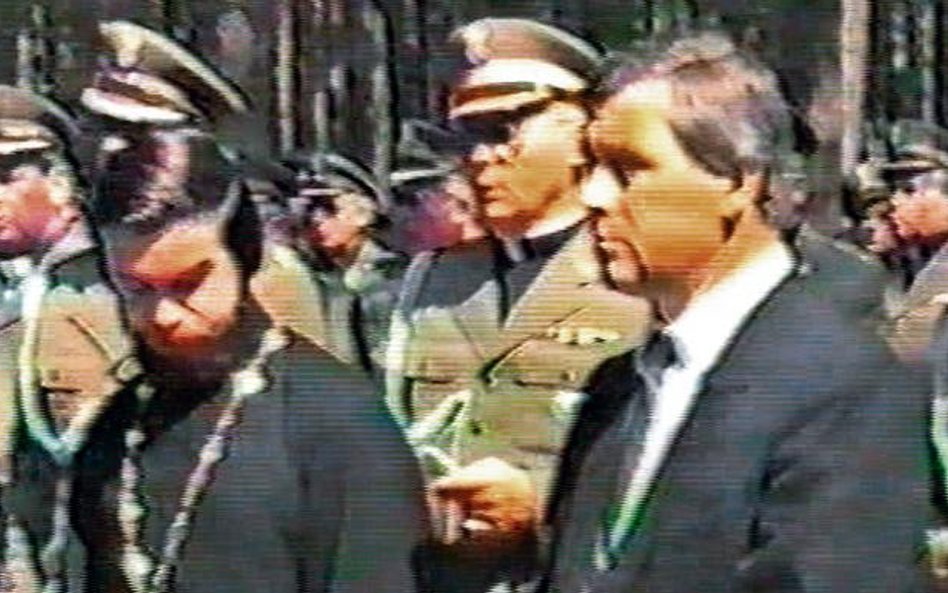 Edward Kotowski ps. Pietro (w garniturze) w lipcu 1988 roku zorganizował pielgrzymkę polskich kapela