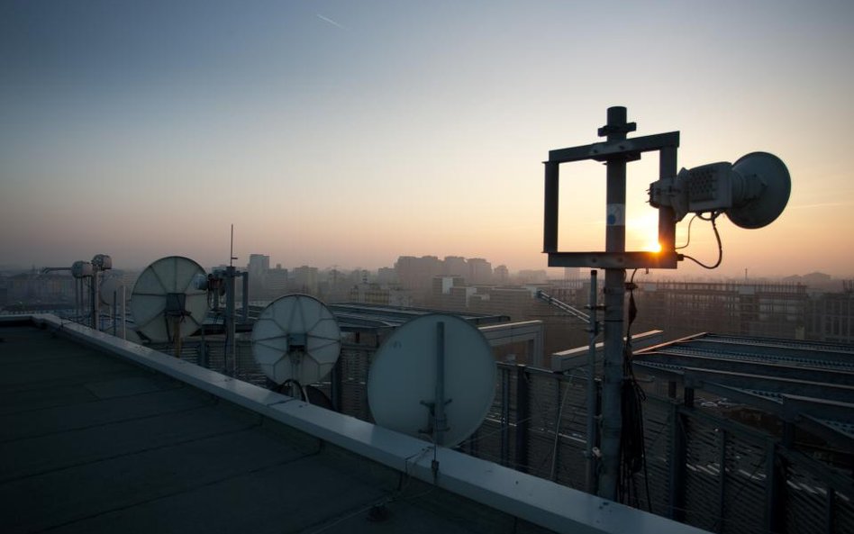 Oni cię podsłuchują