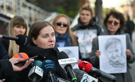 Przyrodnia siostra Kamilka, Magdalena Mazurek podczas konferencji prasowej, zorganizowanej przez Fun