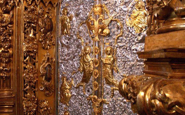 Srebrne Carskie Wrota są częścią ikonostasu w soborze Sofijskim wpisanym na Listę Światowego Dziedzi