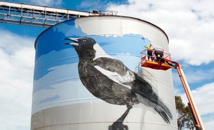 Gigantyczne murale na silosach w Australii