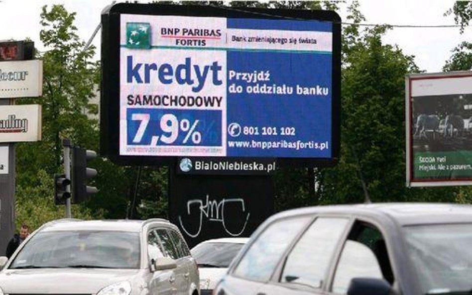 Zbyt jasno świecące reklamy znikną z Poznania