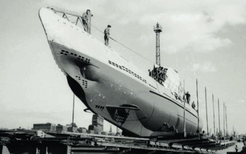 Niemiecki okręt podwodny U-31 w doku we francuskim porcie Lorient, 1940 r.