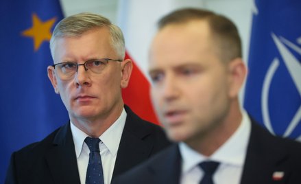 Prezydent Karol Nawrocki (P) i szef BBN Sławomir Cenckiewicz (L)