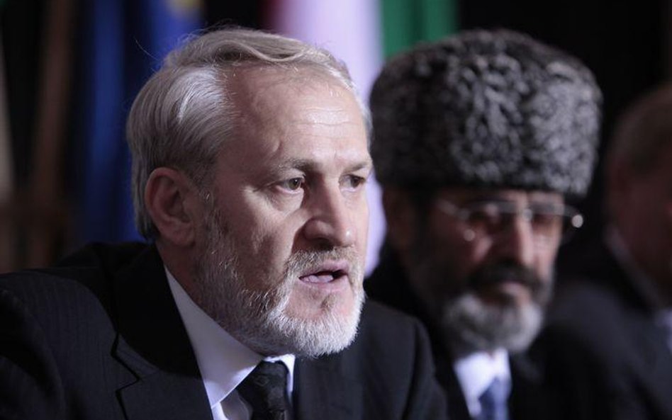 Ahmed Zakajew podczas Kongresu Narodu Czeczeńskiego w Pułtusku