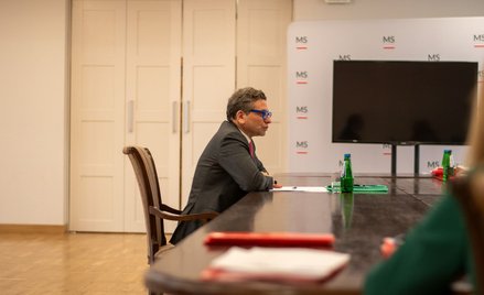 Sędzia Wojciech Postulski w trakcie wysłuchań przez zespół oceniający kandydatów do KSSiP