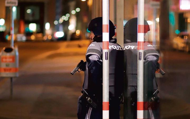 Tragiczna noc w Wiedniu. Policja szuka terrorystów