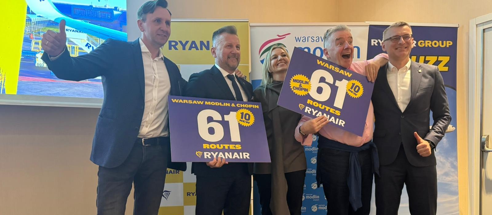 Rekordowe lato Ryanaira w Warszawie. Więcej lotów z Modlina i Lotniska Chopina