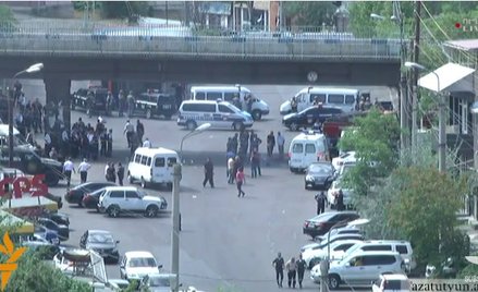 Armenia: Opozycjoniści zajęli budynek policji w Erywaniu